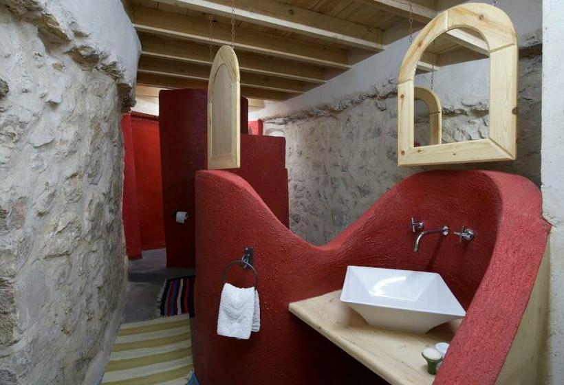 غرفة قياسية مطلة على الجبل, Auberge De Tamezret