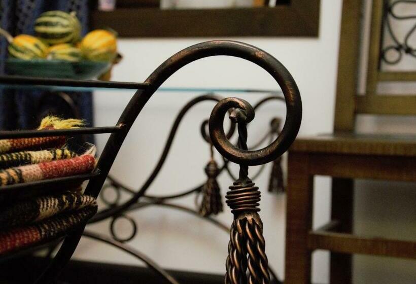 חדר סטנדרט לשלושה עם טרסה, Golden Horn Guest House