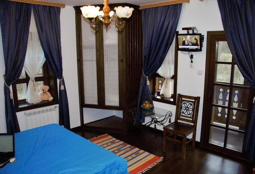 חדר סטנדרט לשלושה עם טרסה, Golden Horn Guest House