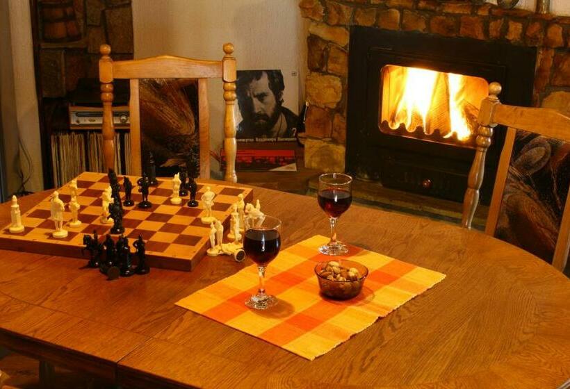 Апартаменты 3 Спальни, Guesthouse Karaivan