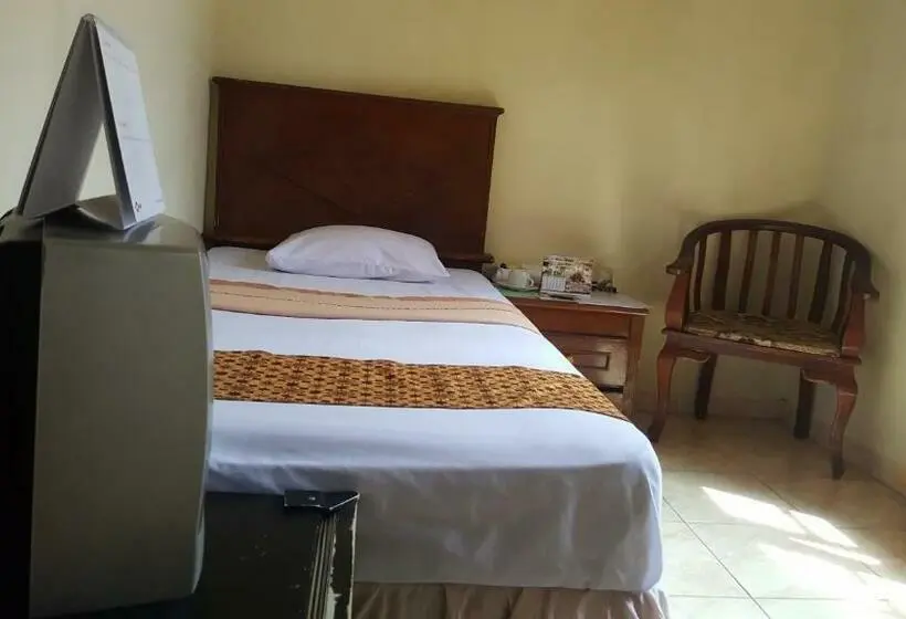 Quarto Standard Individual Casa de Banho Partilhada, Putri Duyung Guest House