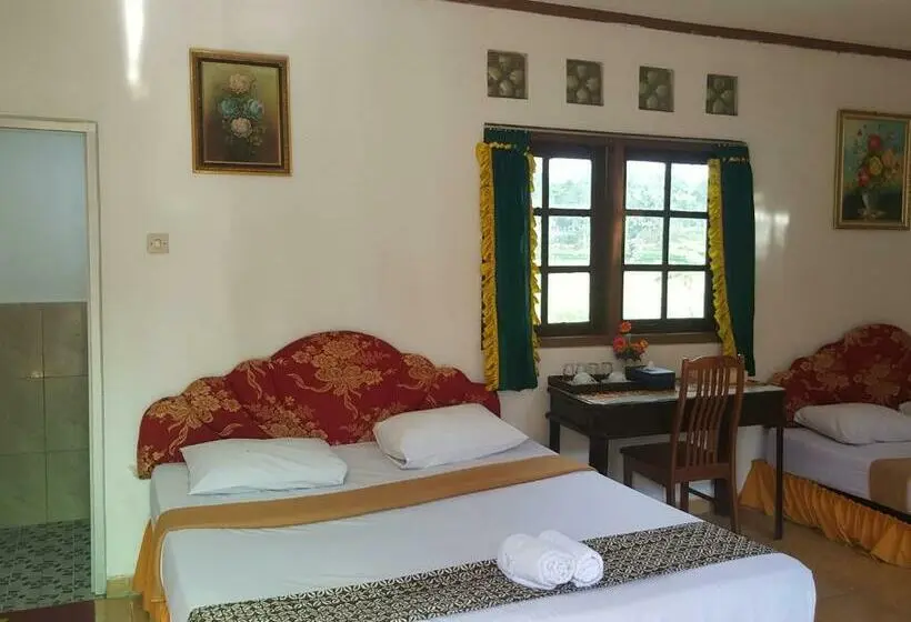 Quarto Familiar, Putri Duyung Guest House