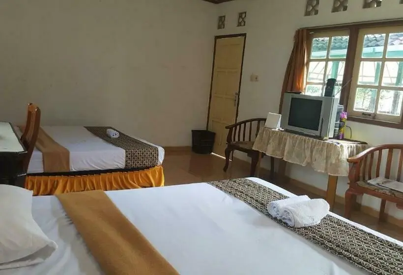 Quarto Familiar, Putri Duyung Guest House