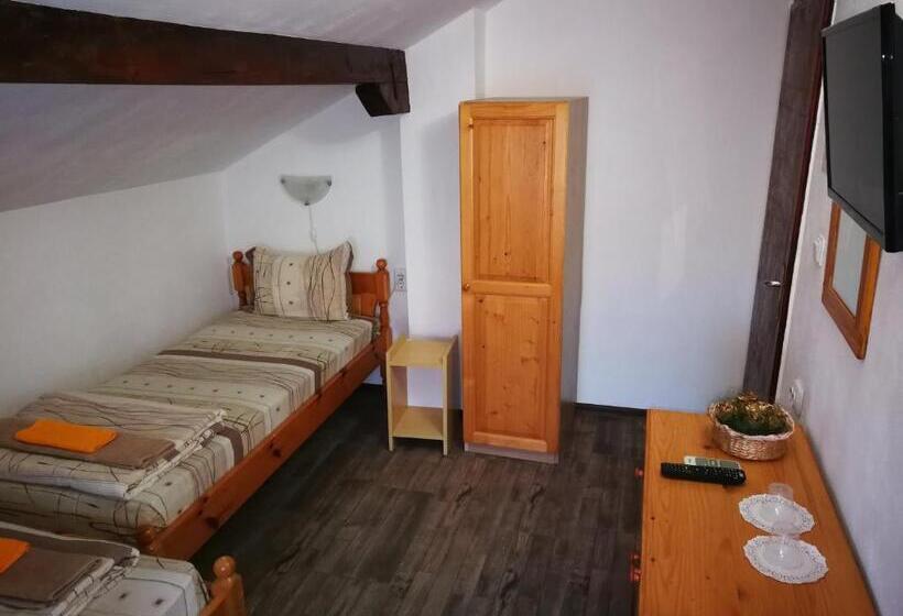 חדר סטנדרט, The White House