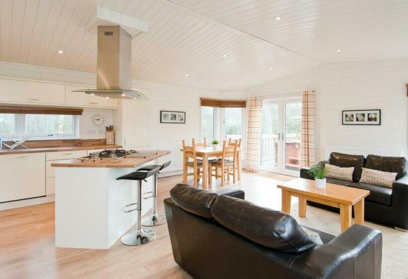 בית, 2 חדרי שינה, Warren Lodges