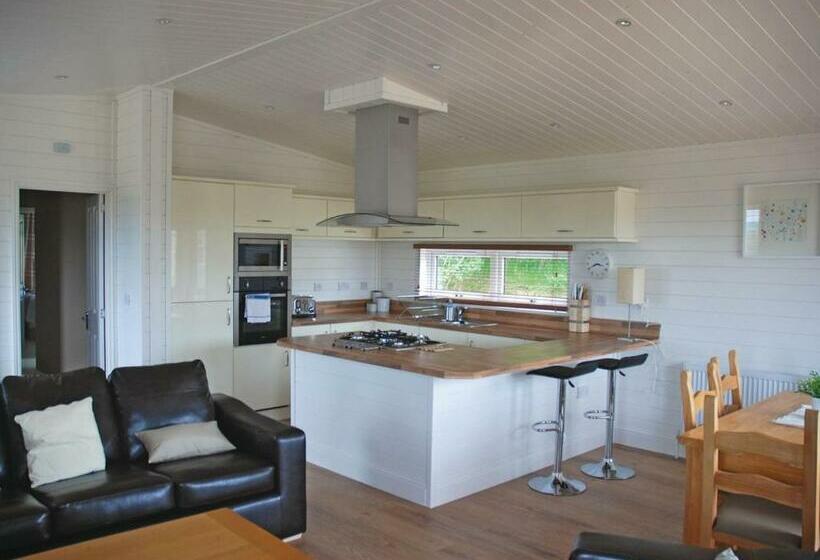 בית, 2 חדרי שינה, Warren Lodges