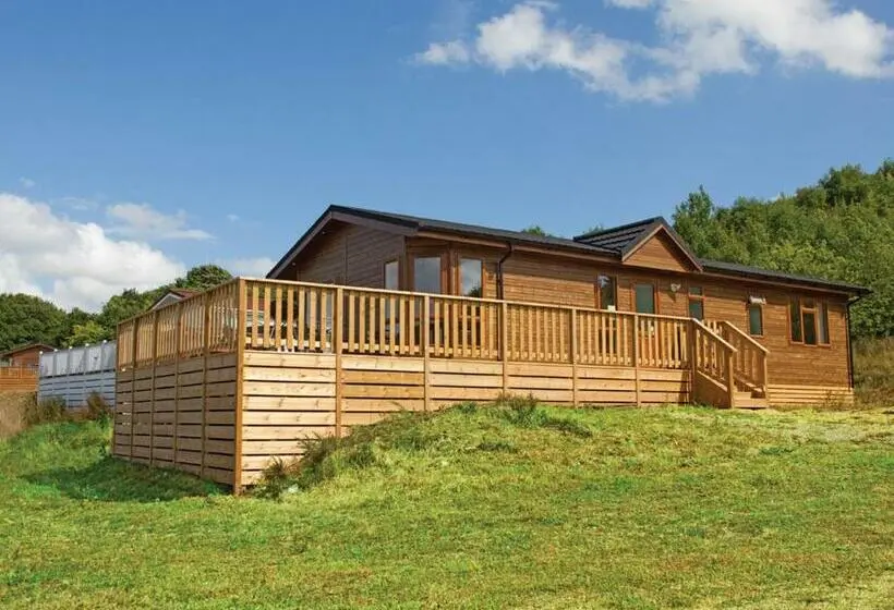 ３ベッドルームハウス, Warren Lodges