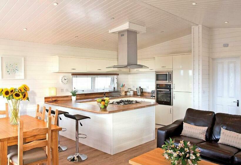 בית, 3 חדרי שינה, Warren Lodges