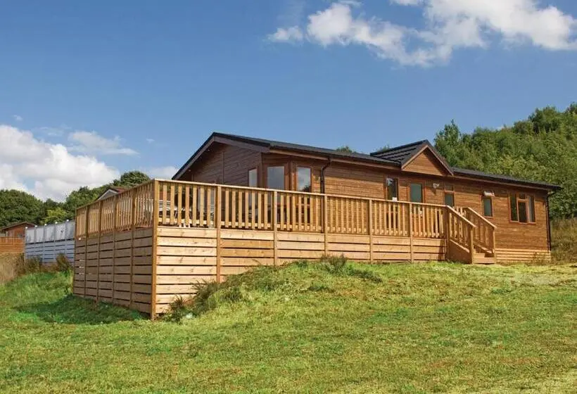 ２ベッドルームアパートメント, Warren Lodges