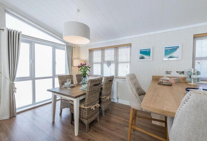 Апартаменты 2 Спальни, Warren Lodges