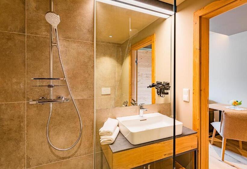 标准三人间, Gasthof Furtner