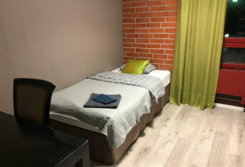 غرفة قياسية فردية, & Hostel Silmu