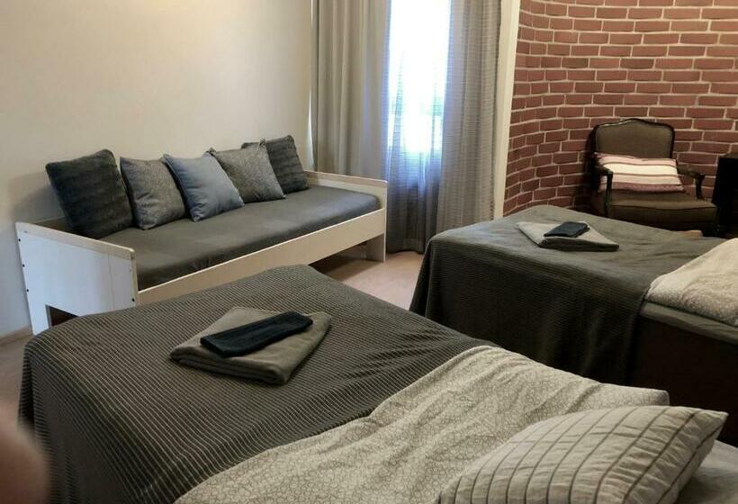 غرفة قياسية, & Hostel Silmu