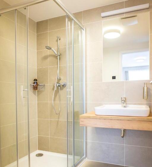 غرفة إقتصادية, Monínec   Depandance Nová Javorka