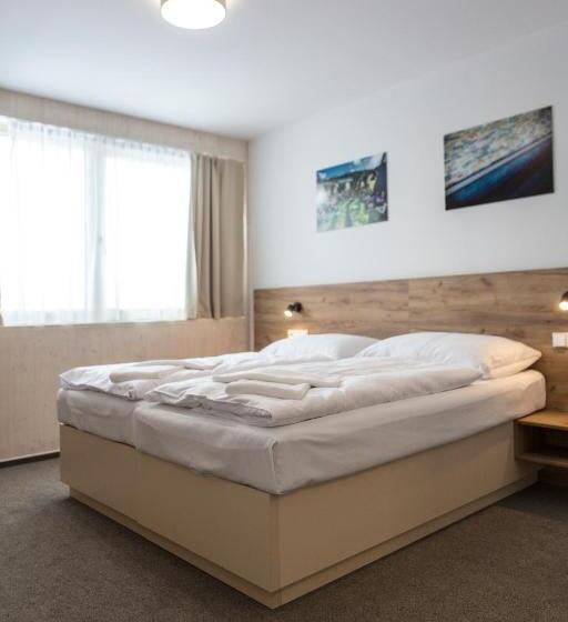 غرفة إقتصادية رباعية, Monínec   Depandance Nová Javorka