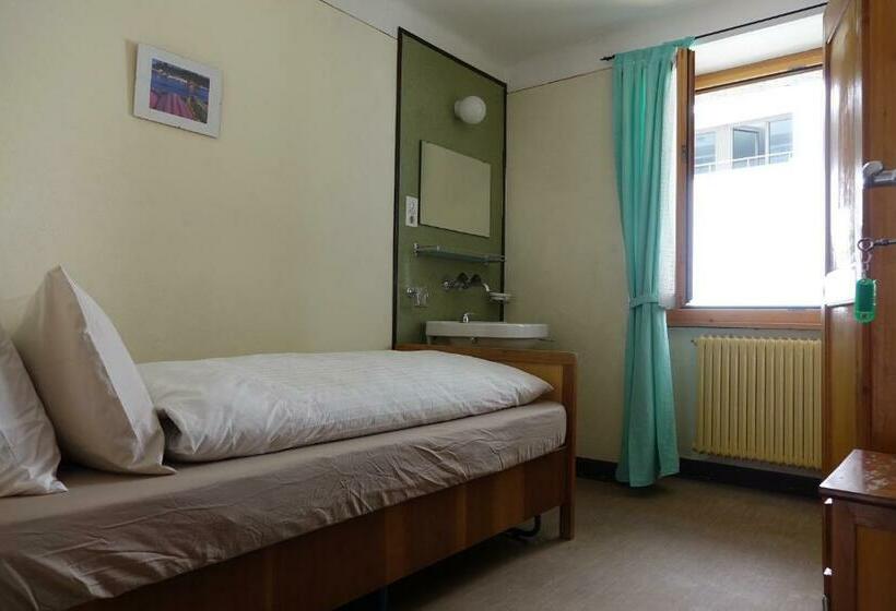 חדר סטנדרט יחיד, Pension Bellevue Gondo