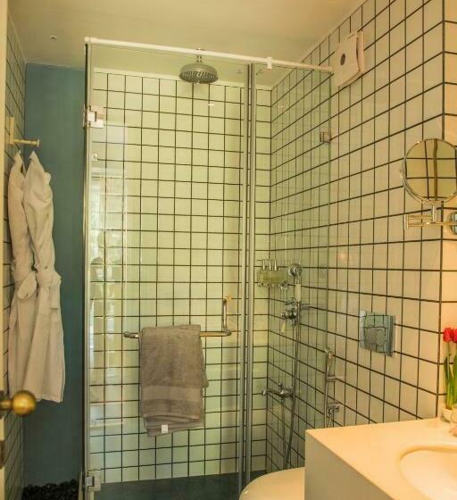 غرفة قياسية, Red Thread Calangute