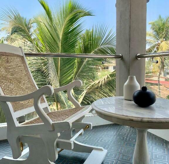 غرفة ديلوكس مزودة بشرفة, Red Thread Calangute