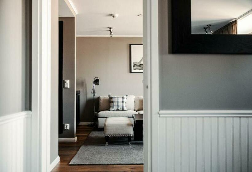 Suite with lake view, Sandhamn Seglarhotell