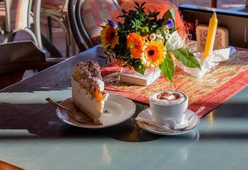 スタンダードルーム, Almcafe Schnakenhöhe