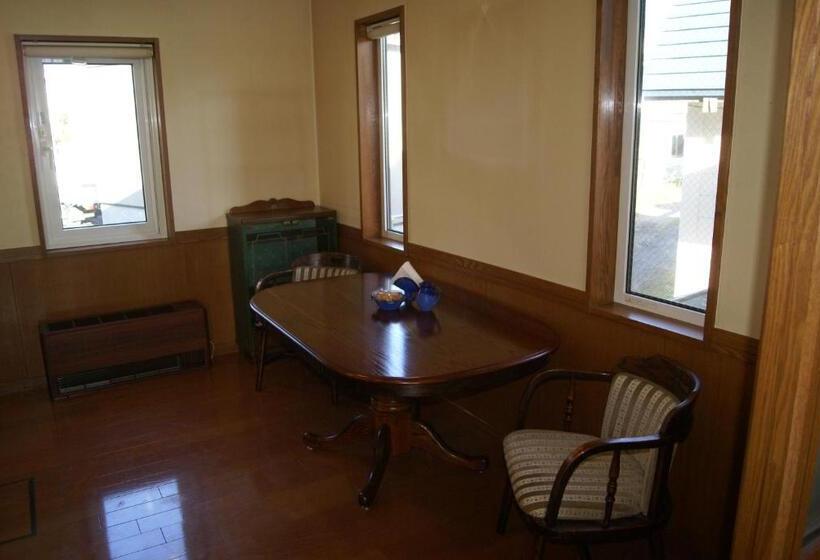 منزل 4 غرف نوم, Izari Village