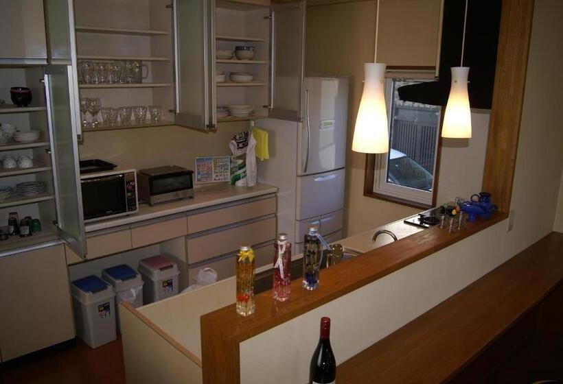 בית, 4 חדרי שינה, Izari Village