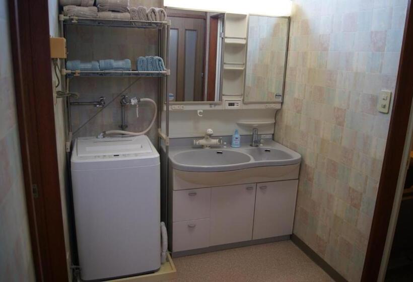 בית, 4 חדרי שינה, Izari Village