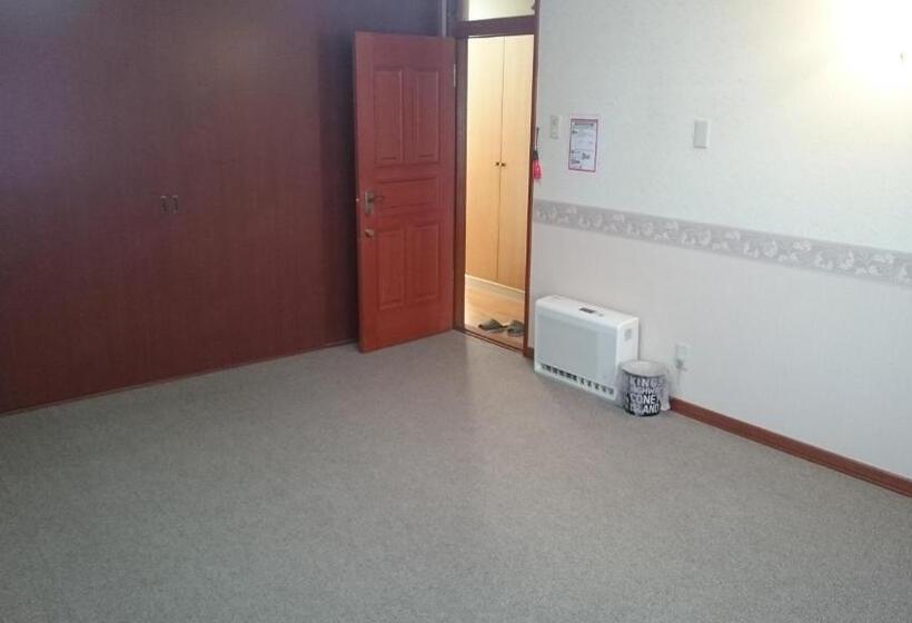 منزل 4 غرف نوم, Izari Village