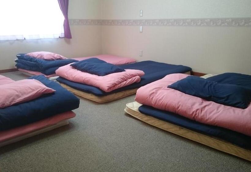 בית, 4 חדרי שינה, Izari Village