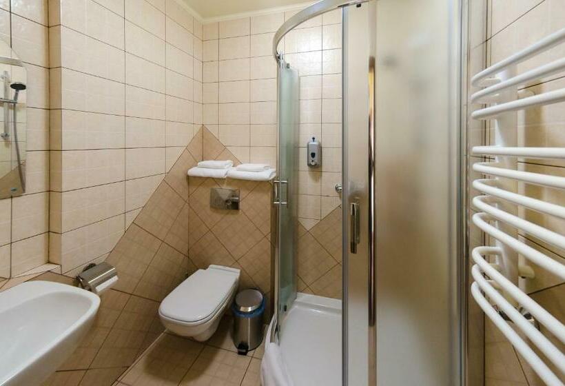 اتاق استاندارد, Hata Hutsula