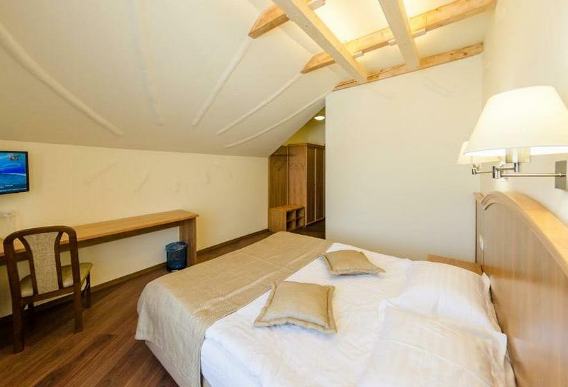 اتاق استاندارد, Hata Hutsula