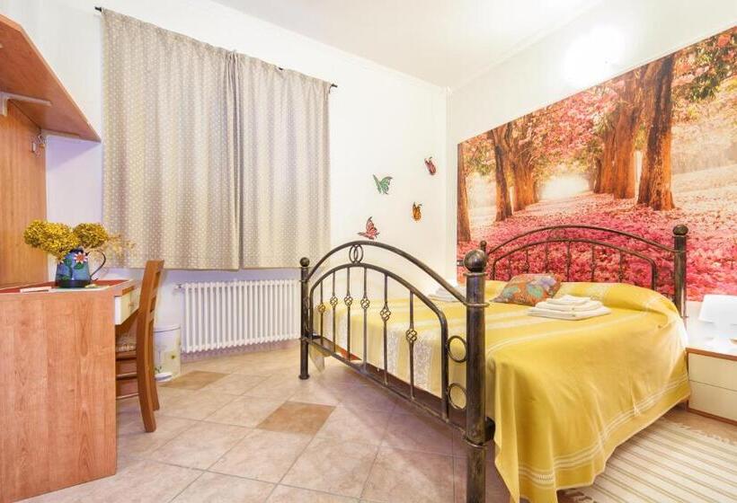 דירת חדר בקומת קרקע, Oasi Verde