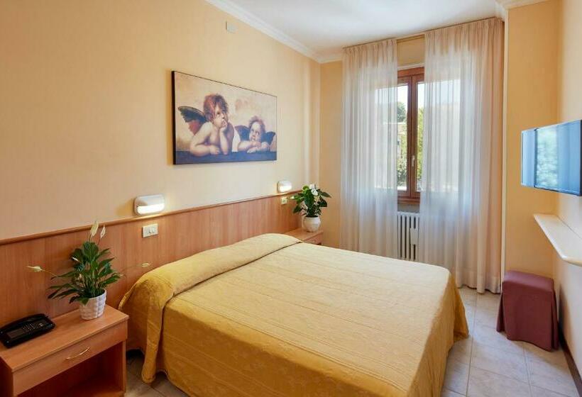 חדר סטנדרט לארבעה, Plaza Tabiano