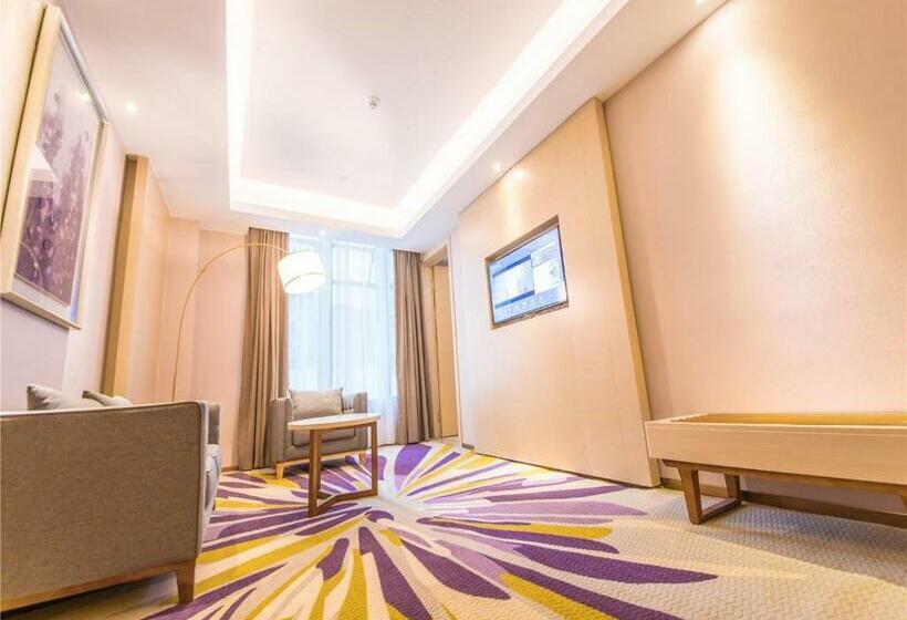 Люкс Повышенной Комфортности, Lavande Hotel Heyuan Heping Baisheng Square