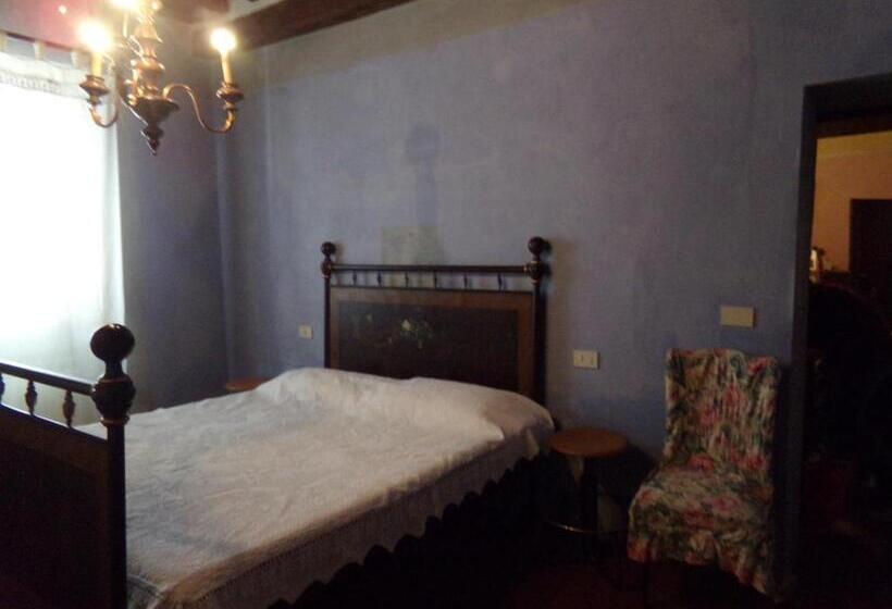 غرفة قياسية ثلاثية مع حمام خارجي, Affittacamere Ferrari