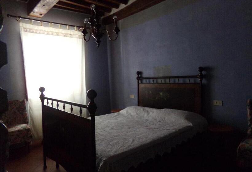 غرفة قياسية ثلاثية مع حمام خارجي, Affittacamere Ferrari