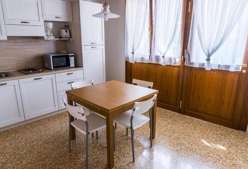 带1个卧室带泳池的公寓, Agriturismo Dai Gobbi