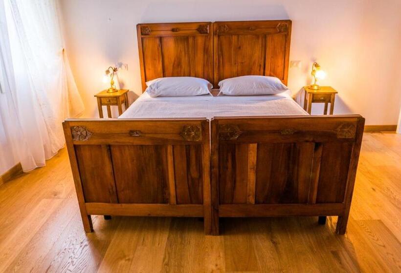 חדר סטנדרט לשלושה עם טרסה, Agriturismo Dai Gobbi