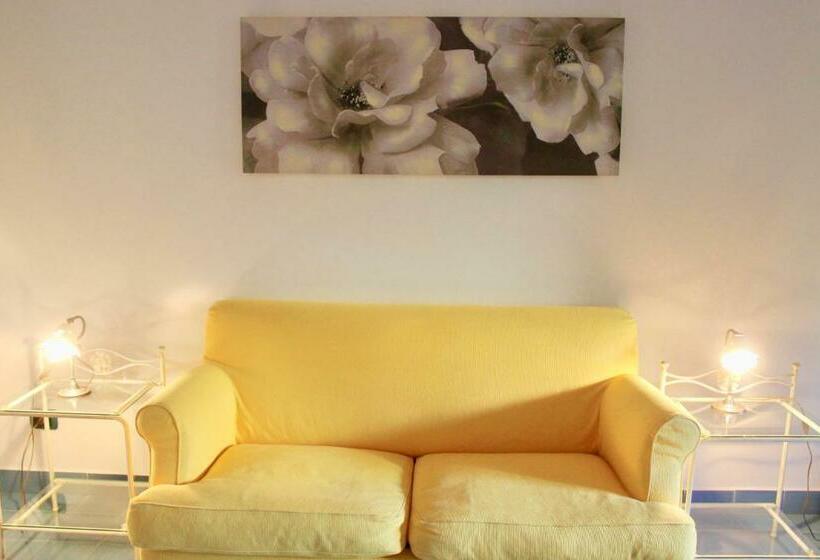 Apartament 1 Sypialnia, Le Mãƒâ nnare Case Vacanze Di Metopa Srl