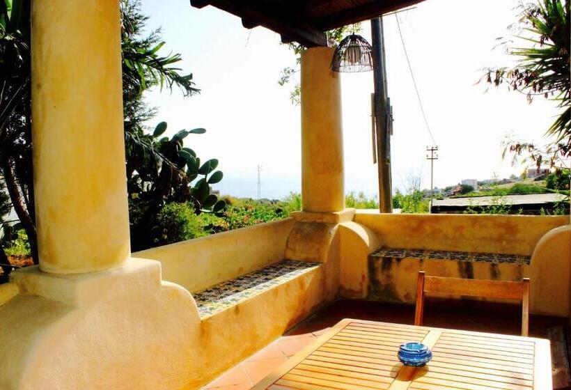 Studio Standard Widok Ogród, Le Mãƒâ nnare Case Vacanze Di Metopa Srl