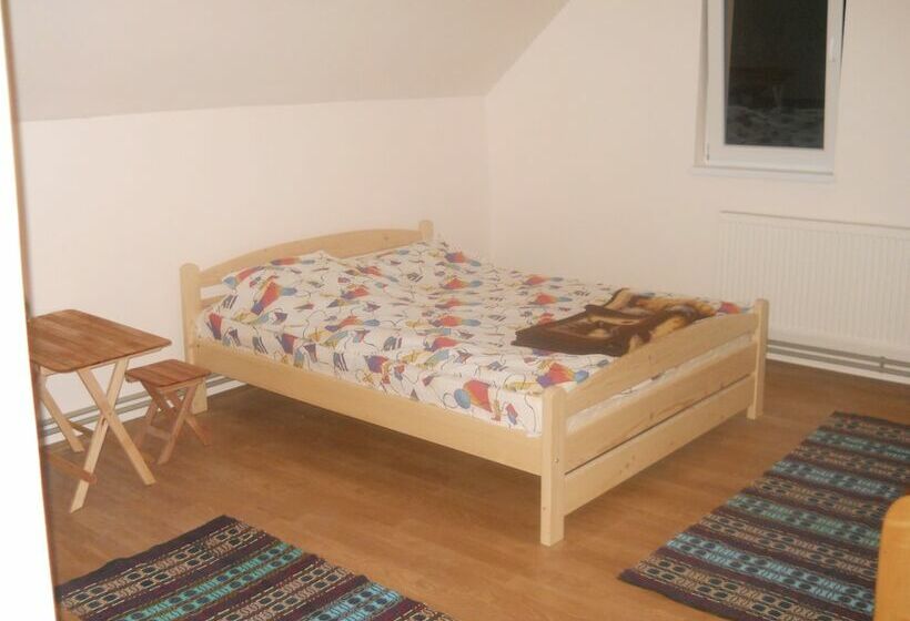 חדר בסיסי, Pensiunea Cabana Sestina