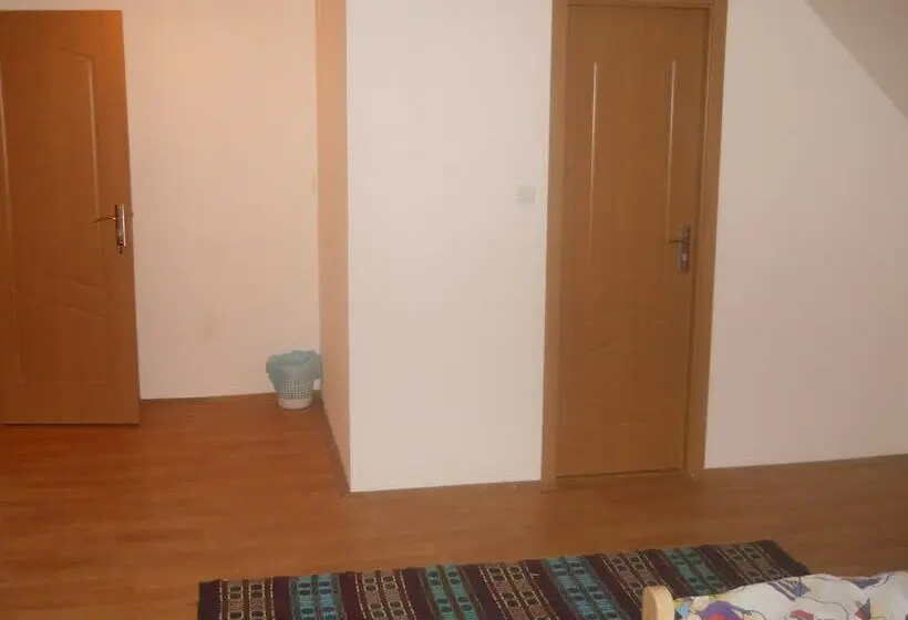 ベーシックルーム, Pensiunea Cabana Sestina