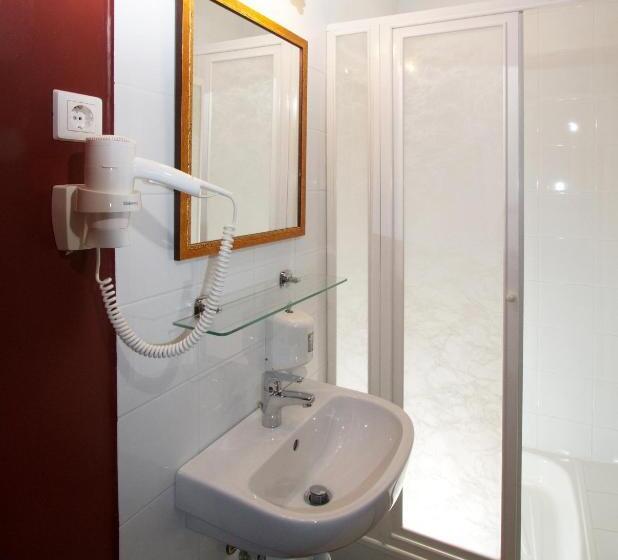 スタンダードルーム, Teátrum Boutique