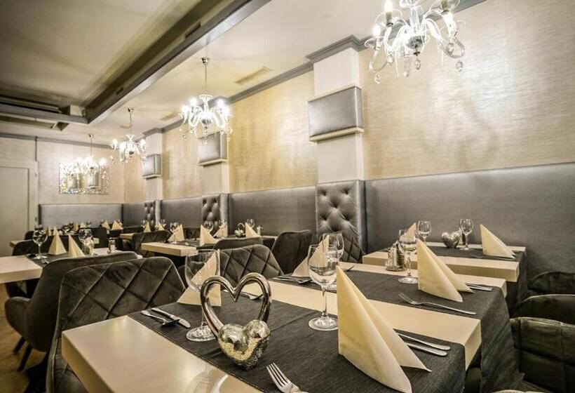 Номер Стандарт, Teátrum Boutique