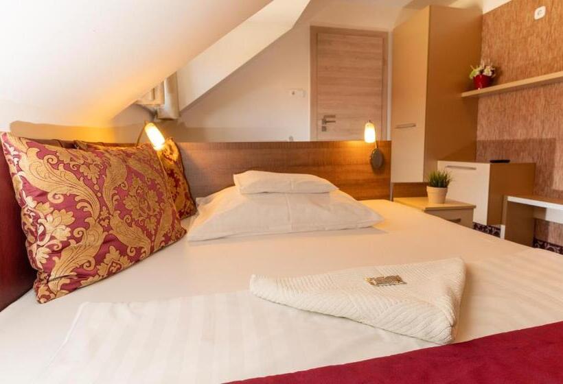 スタンダードルーム, Teátrum Boutique