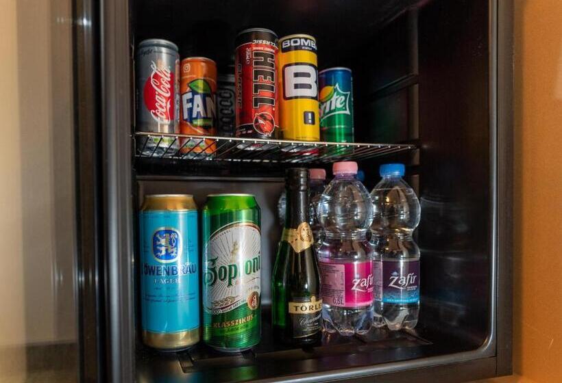 スタンダードトリプルルーム, Teátrum Boutique