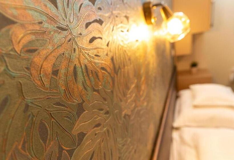 スタンダードトリプルルーム, Teátrum Boutique