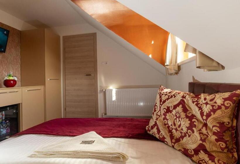 スタンダードルーム, Teátrum Boutique