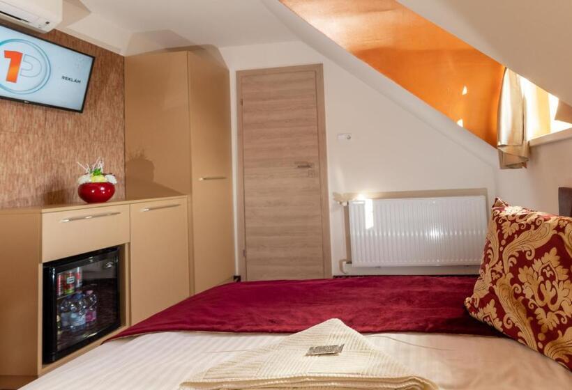 スタンダードルーム, Teátrum Boutique