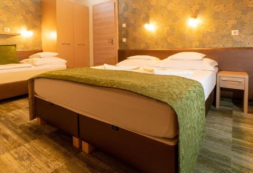 スタンダードトリプルルーム, Teátrum Boutique